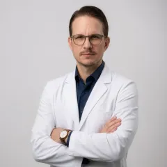 Dr. Carlos Frias